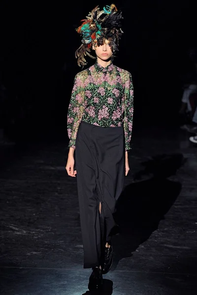 Look 25